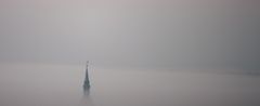 Kirche im Nebel