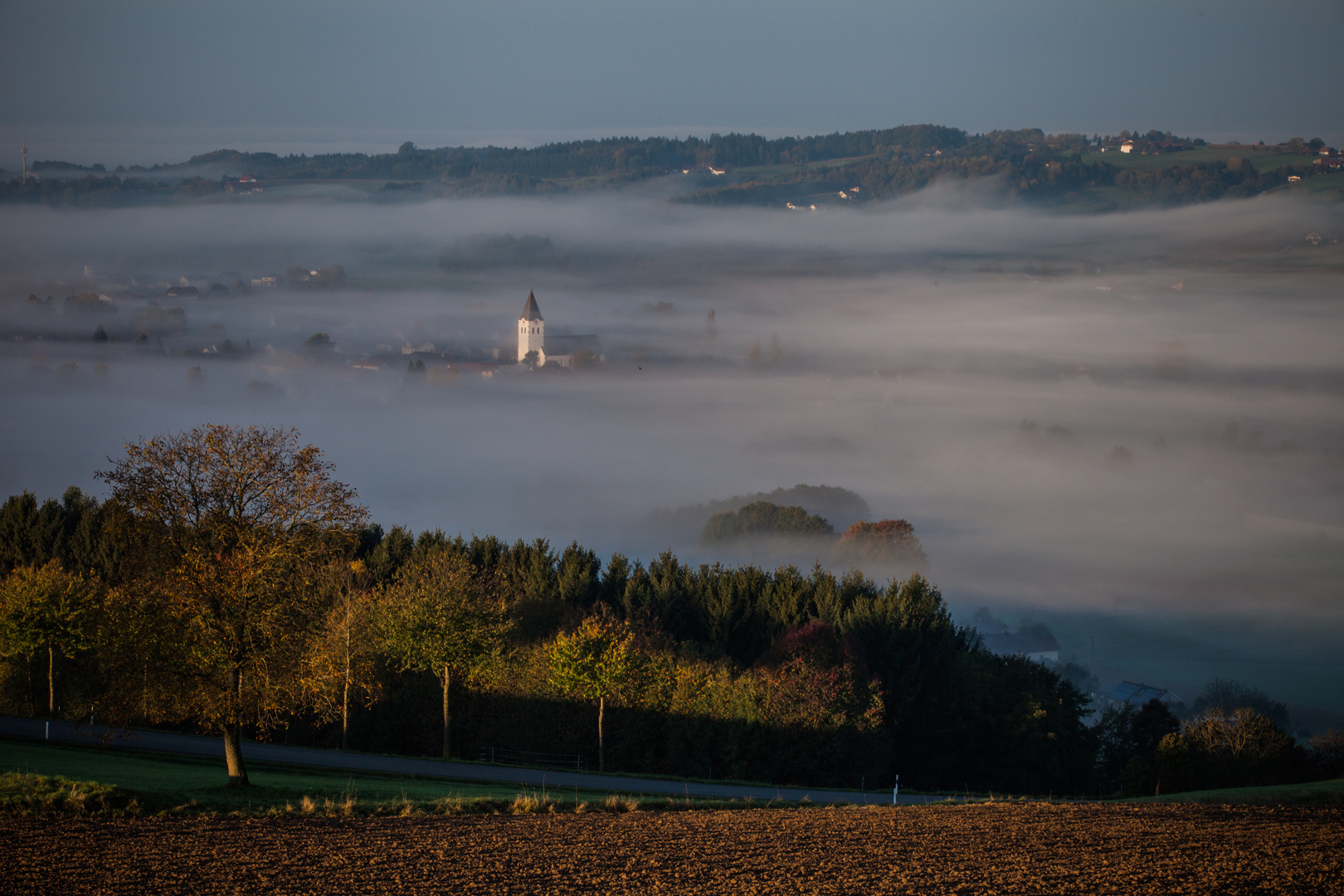 Kirche im Nebel