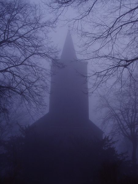 Kirche im Nebel