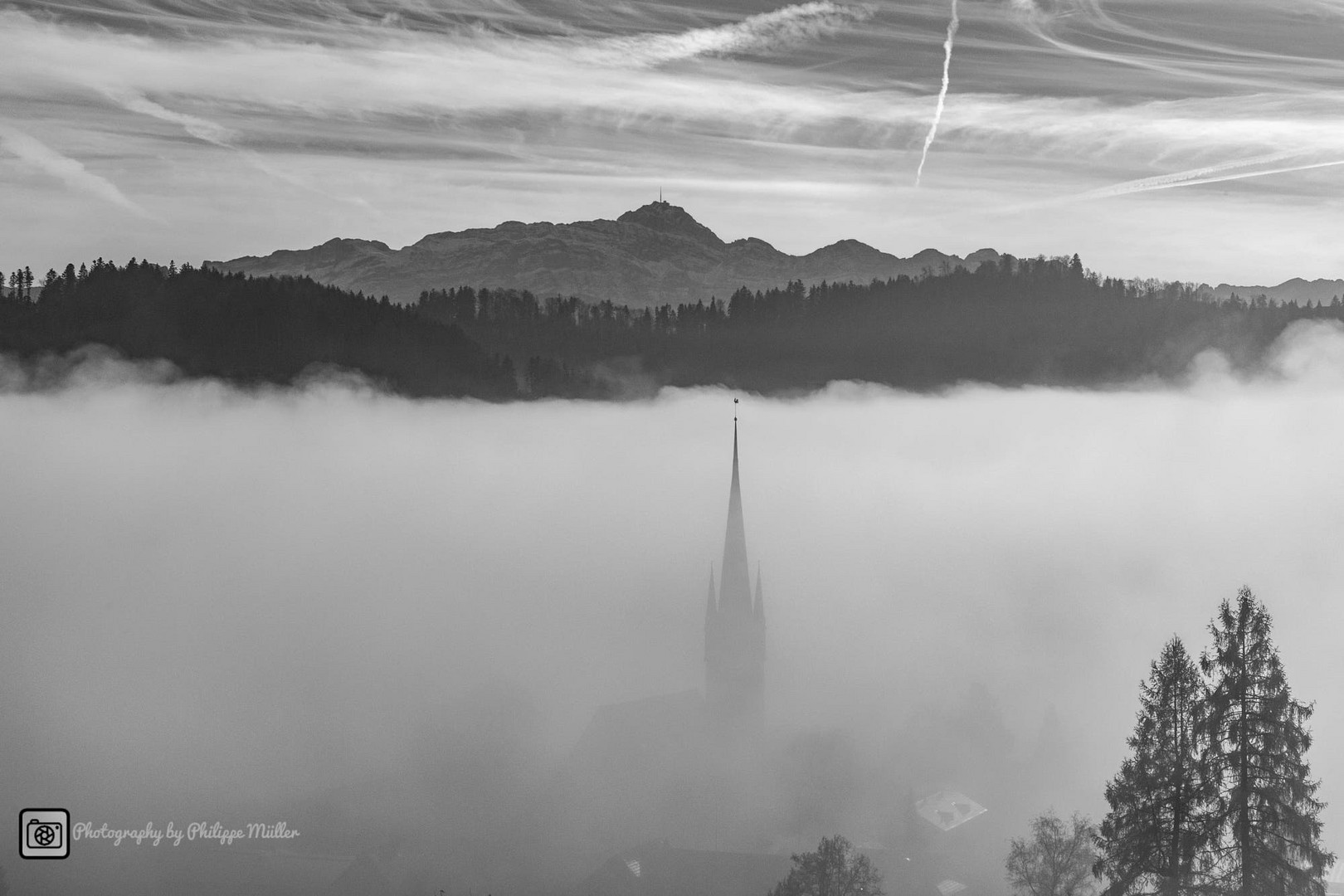 Kirche im Nebel