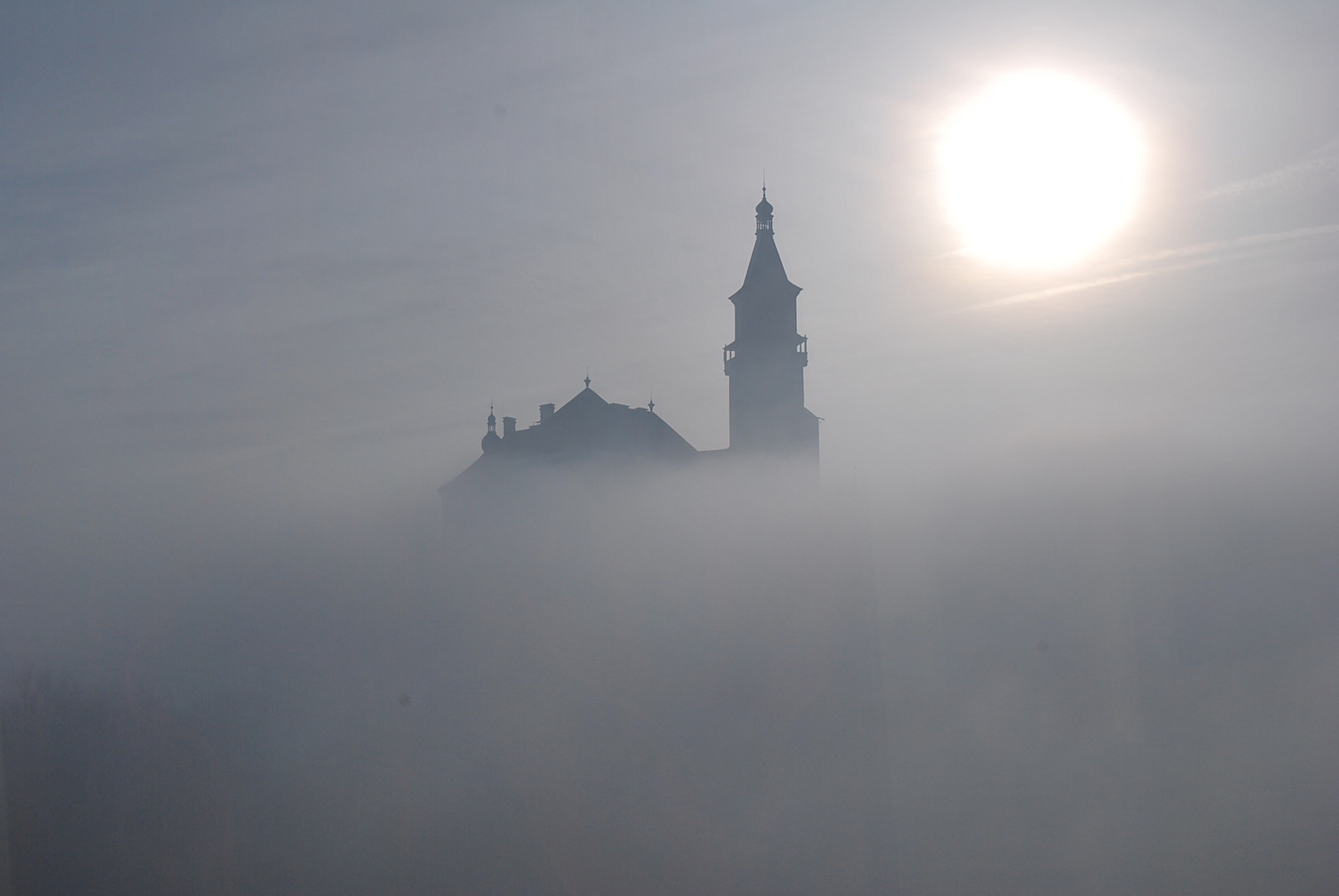 Kirche im Nebel