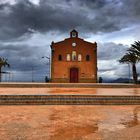 Kirche im Regen