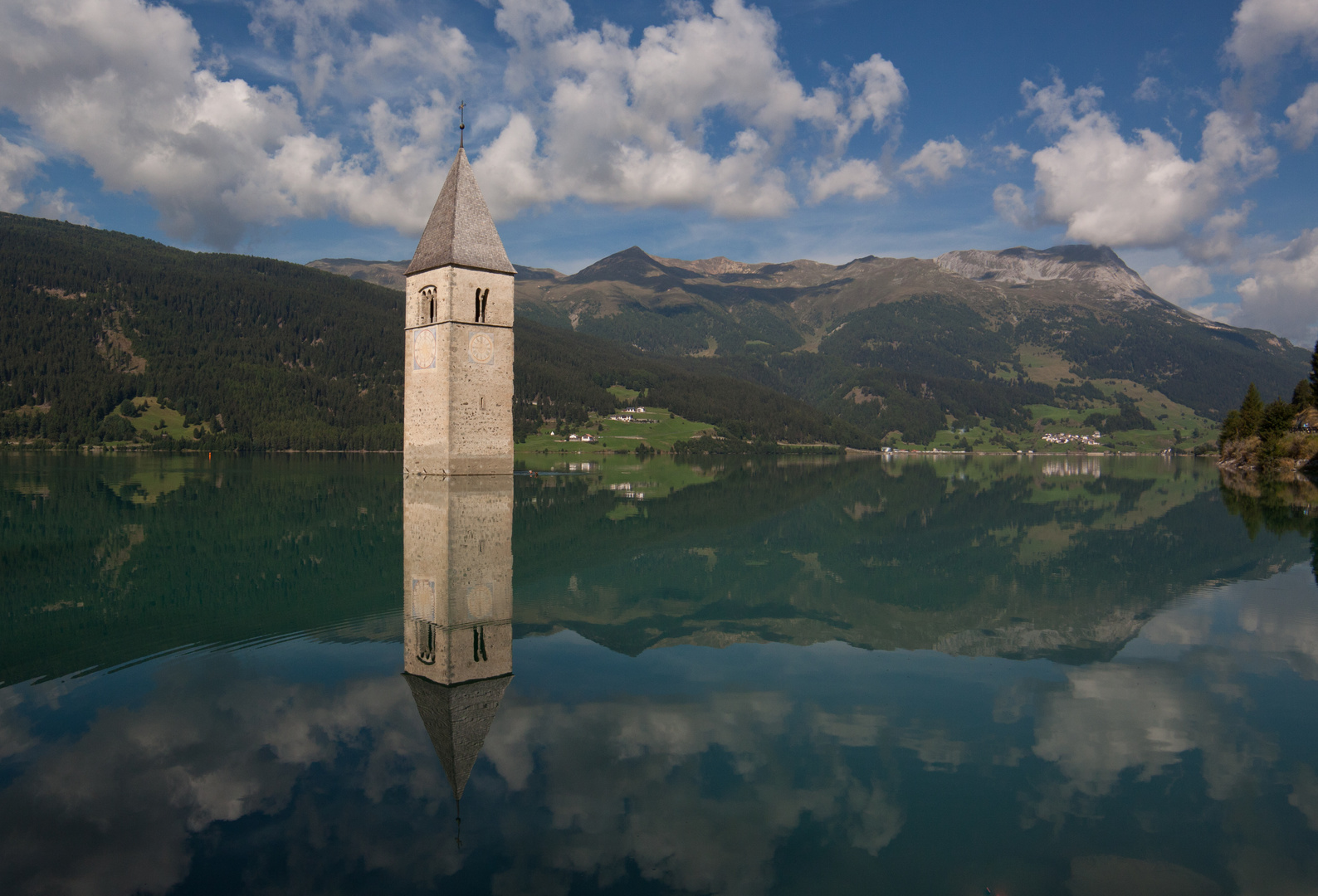 Kirche im Reschensee