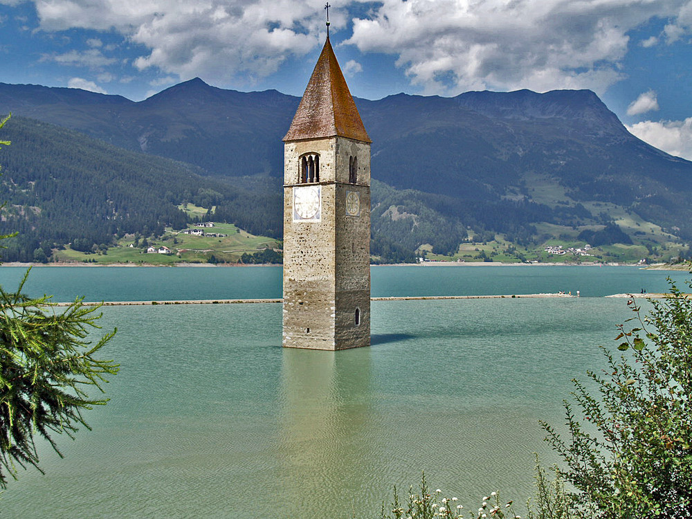 Kirche im Reschensee