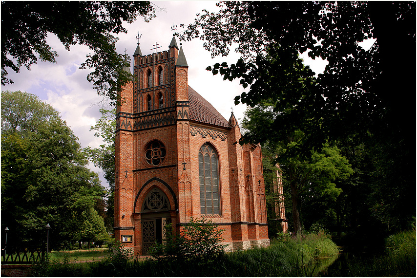 Kirche im Schloßpark