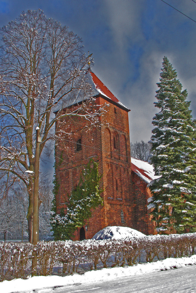 Kirche im Schnee