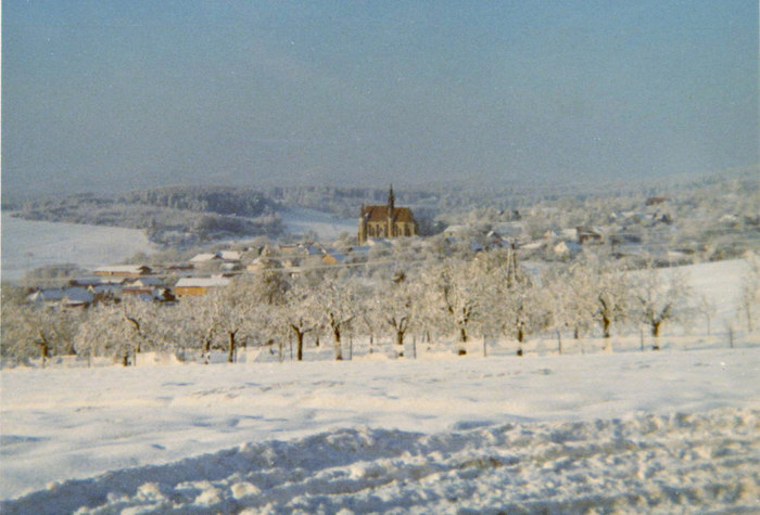 Kirche im Schnee