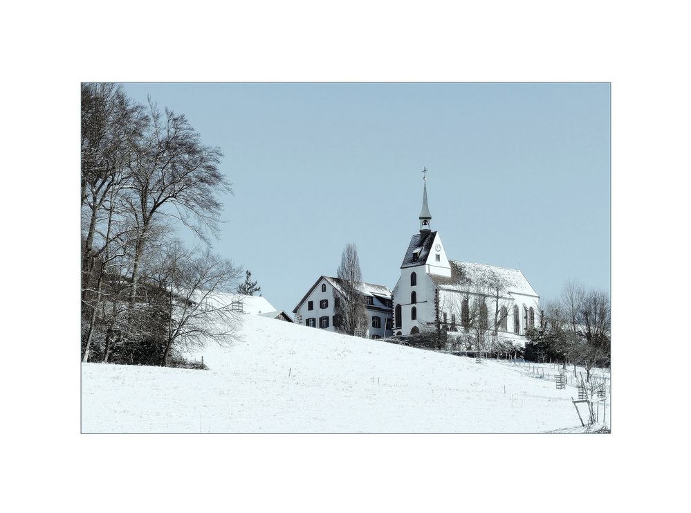 Kirche im Schnee