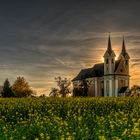 Kirche im Sonnenuntergang