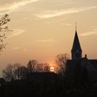 Kirche im Sonnenuntergang