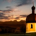 Kirche im Sonnenuntergang