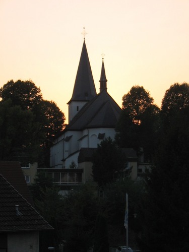 Kirche im Sonnenuntergang