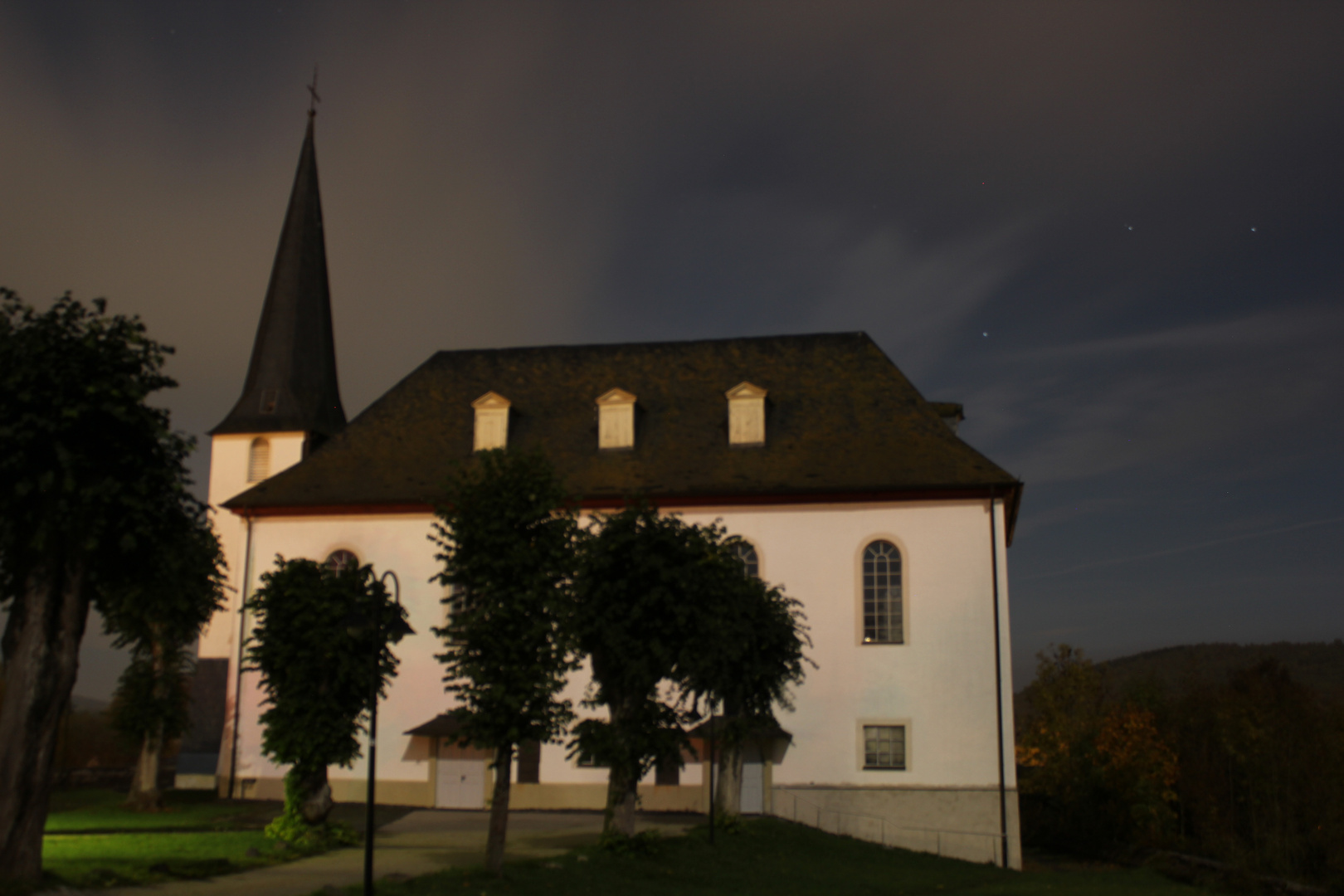 Kirche im Vollmond