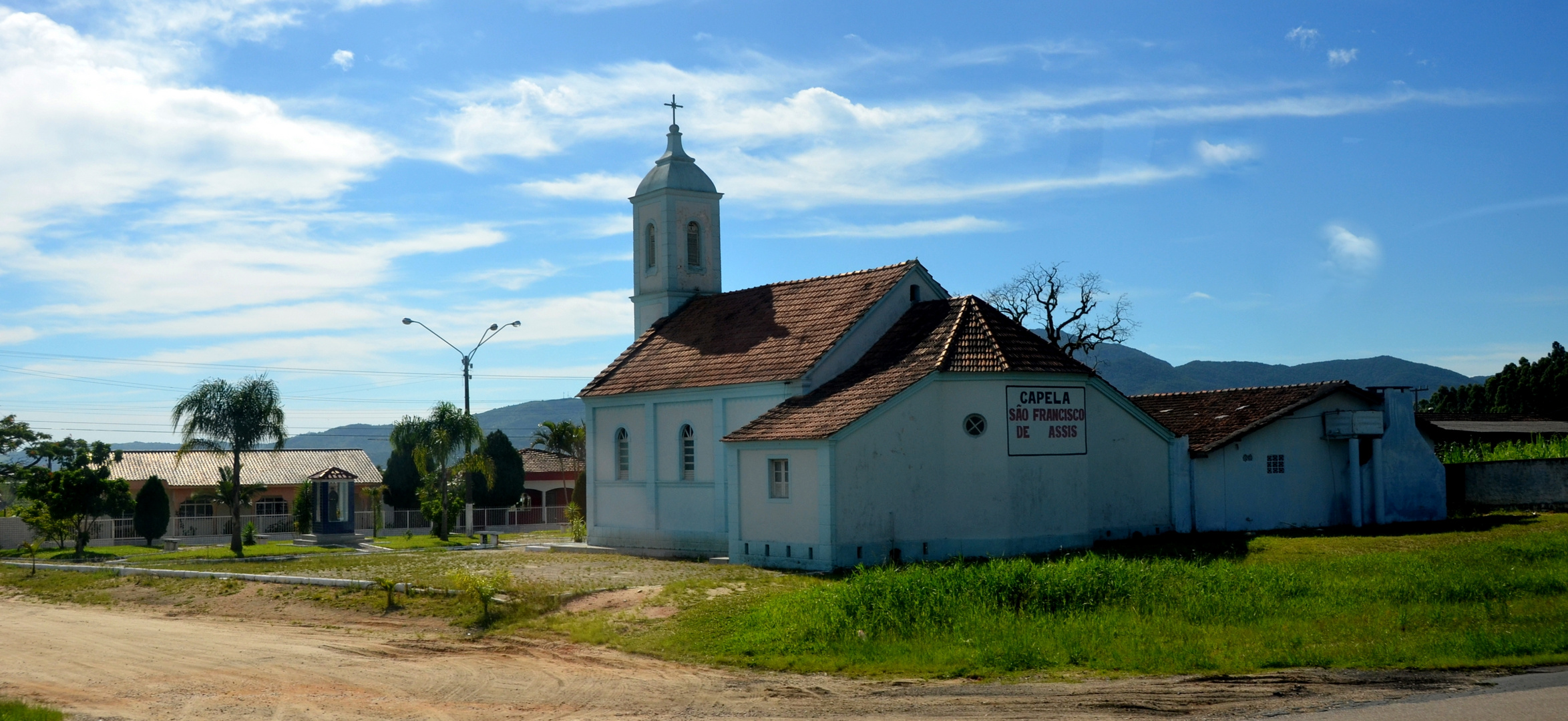 Kirche in Brasilien ( Ländlch)