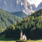 Kirche in den Dolomiten