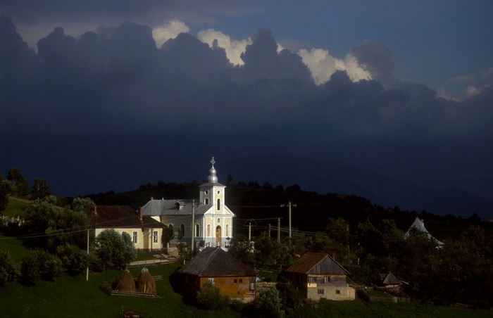 Kirche in den Karpaten