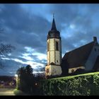 Kirche in der Dämmerung