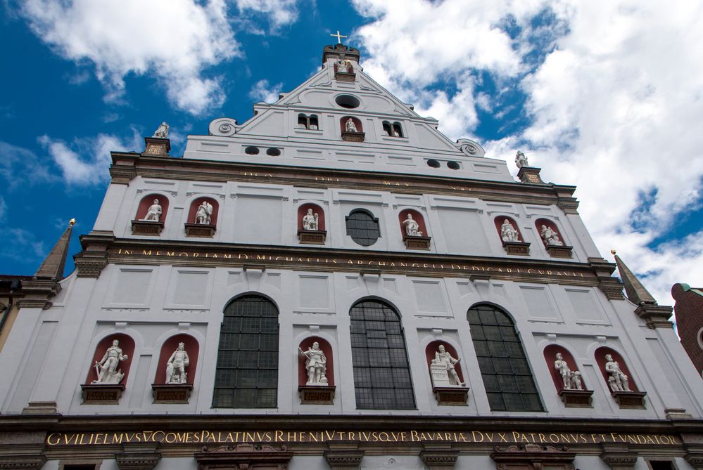 Kirche in der Fussgängerzone