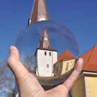 Kirche in der Hand