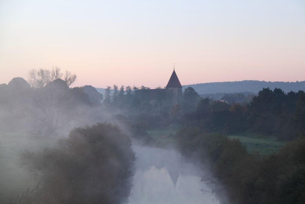 Kirche in der Morgendämmerung