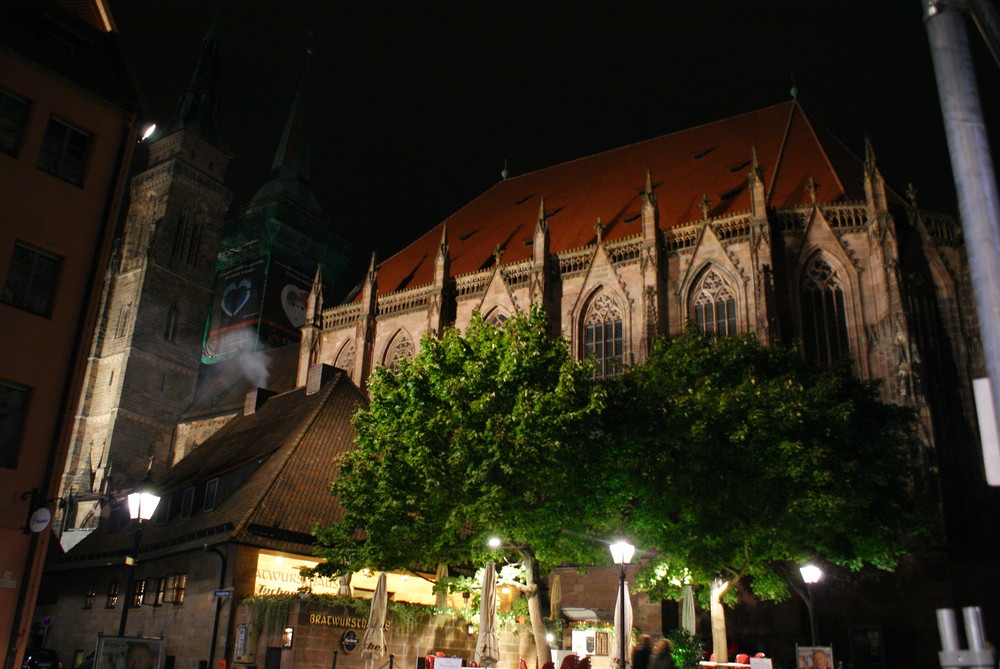 kirche in der nacht