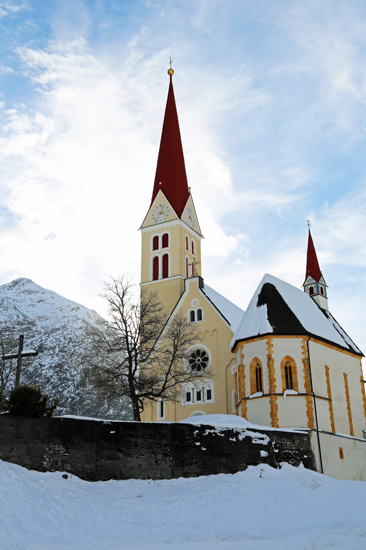 Kirche in Holzgau