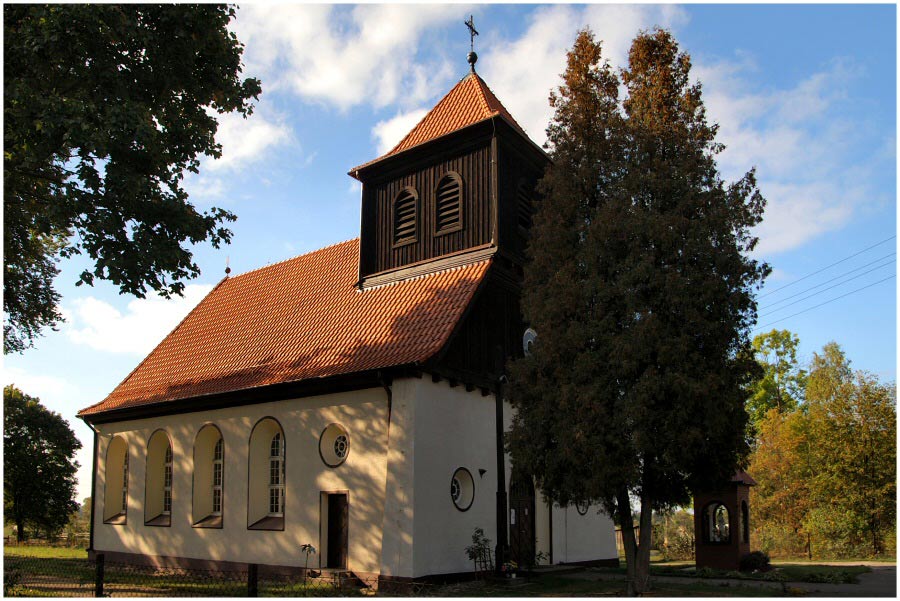 Kirche in Ksiezy Lasek