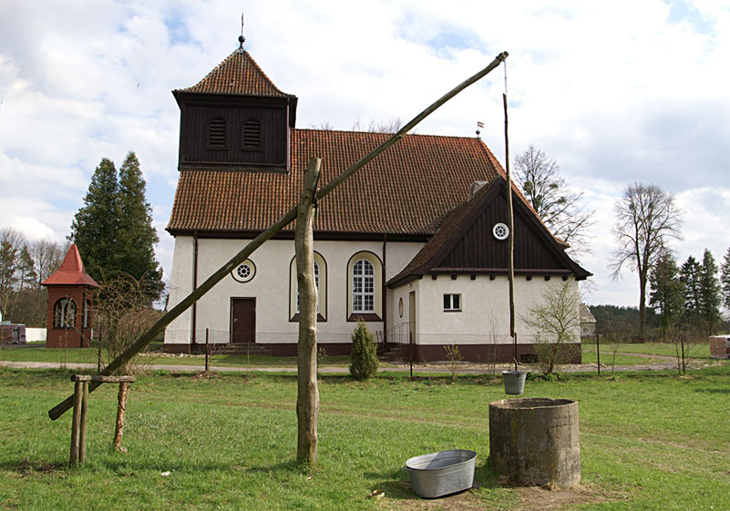 Kirche in Ksiezy Lasek