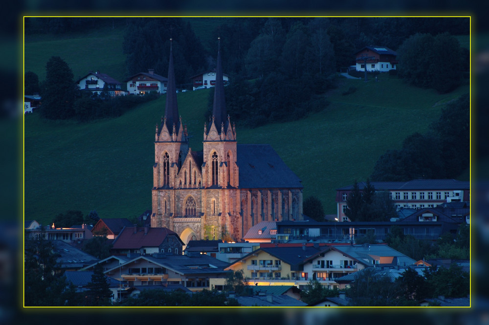 Kirche in meinem Heimatort - Pongauer Dom zur "Blauen Stunde"