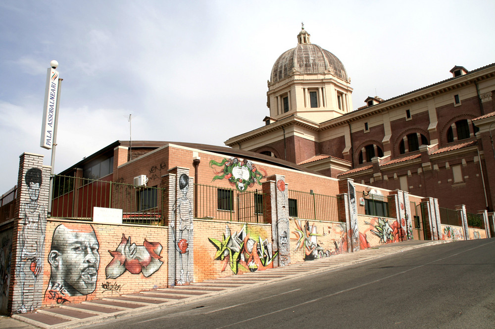 Kirche in Ostia bei Rom inkl. Graffiti