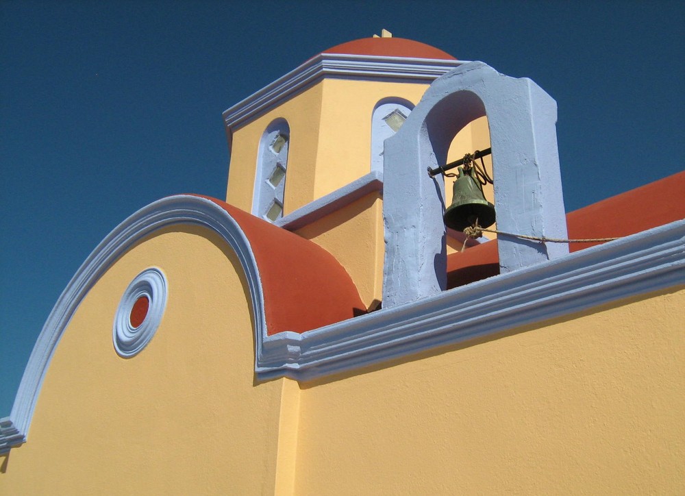 Kirche in Pastelltinten