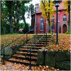 Kirche in St. Dionys im Herbst