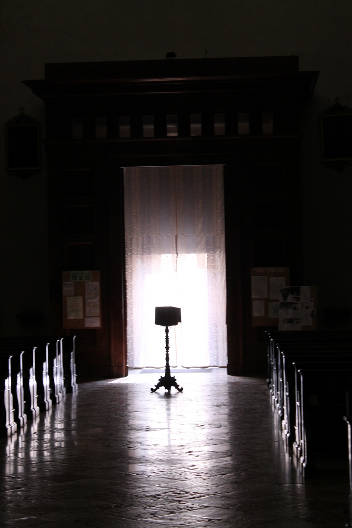 Kirche Lazise Gegenlichtaufnahme