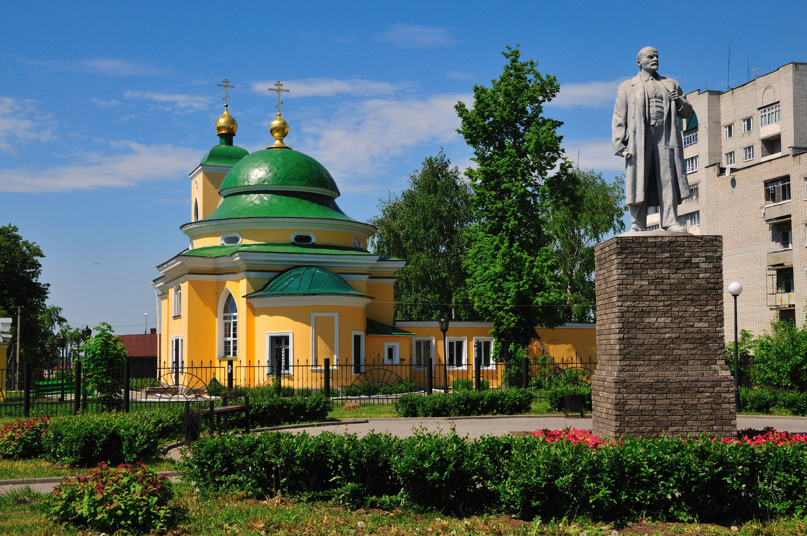 Kirche & Lenin