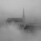 Kirche Longuich im Nebel