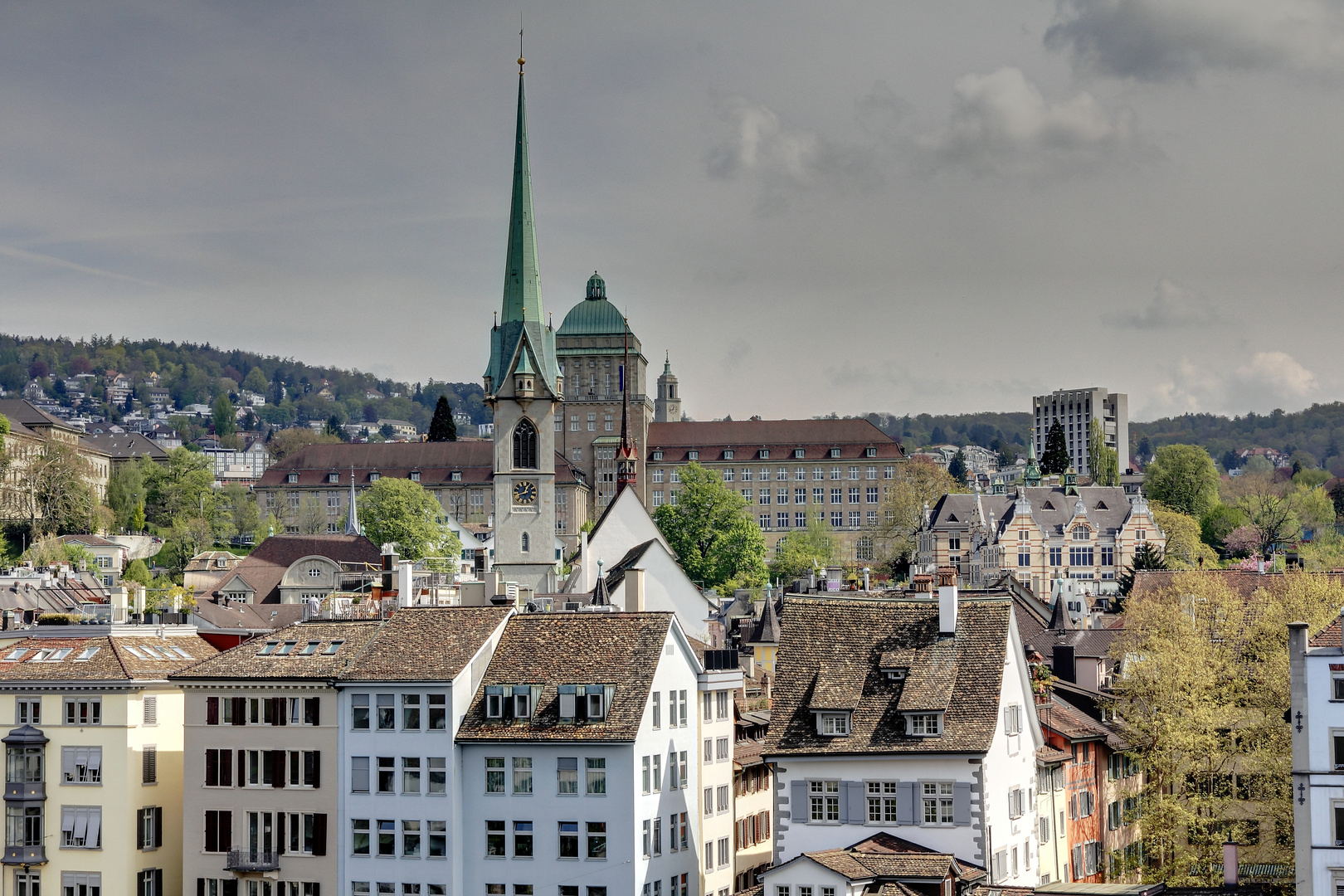 Kirche mit Dächern