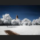 Kirche mit Landebahn