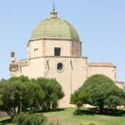 Kirche mit Mosaikdach