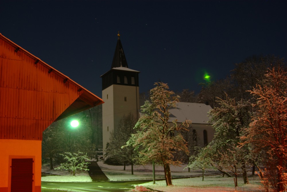 Kirche mit Ufo?