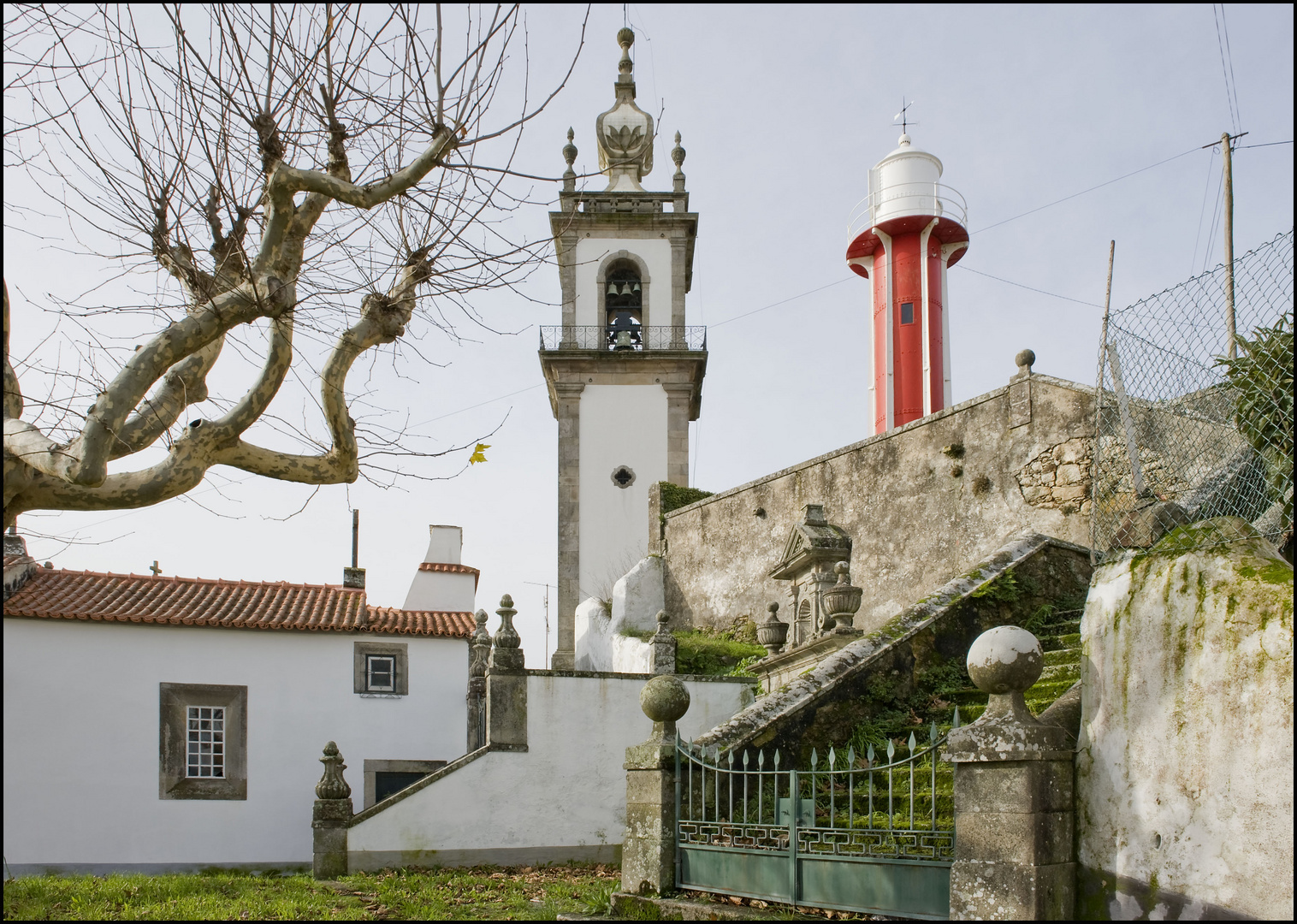 Kirche mit Warnzeichen?