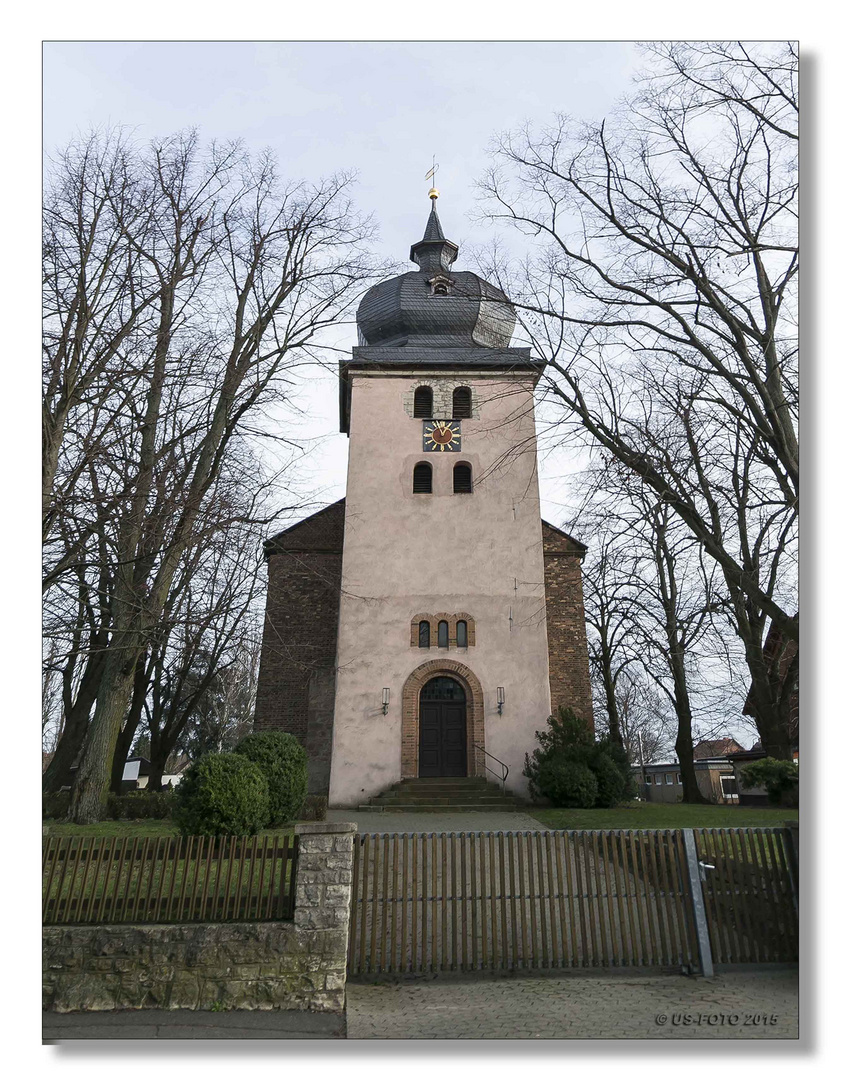 Kirche mit Ziebelturm in Braunschweig Timmerlah Foto & Bild | architektur, sakralbauten ...