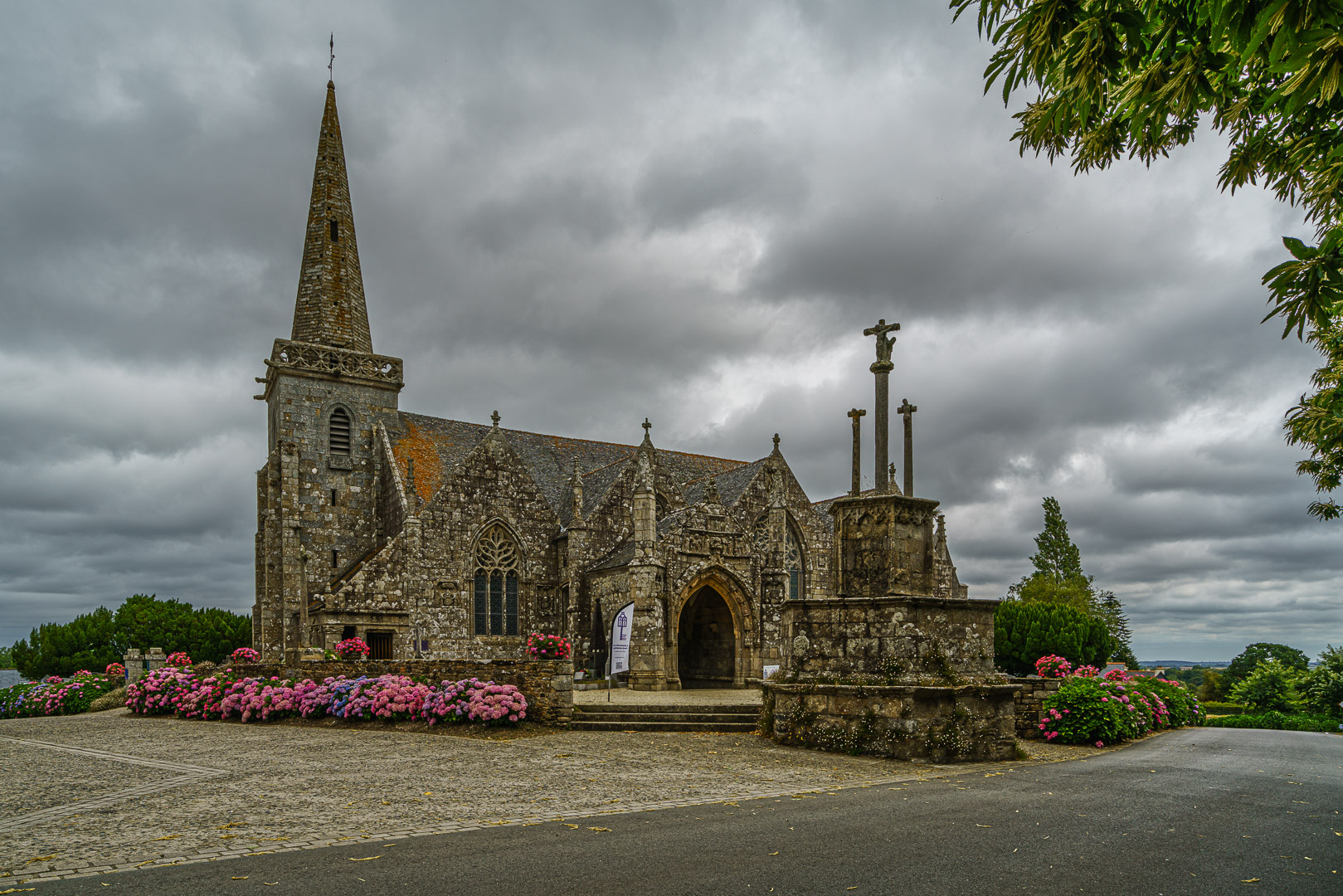 Kirche Notre-Dame - Im Überblick (2)