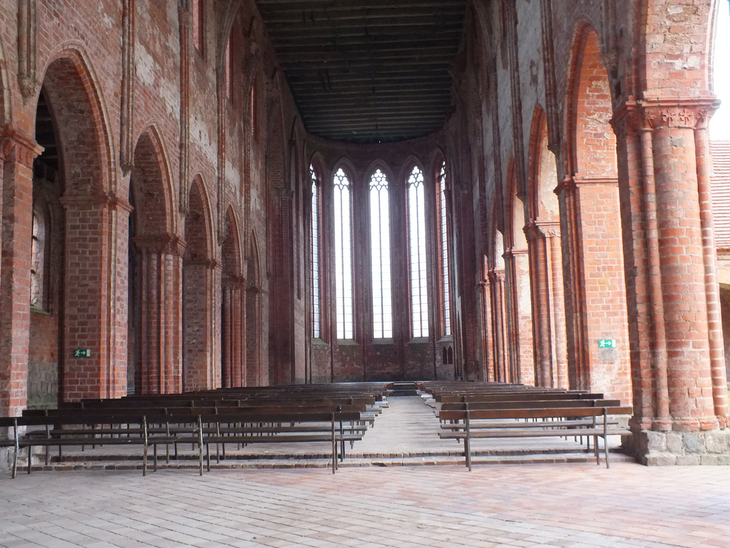 Kirche ohne Menschen