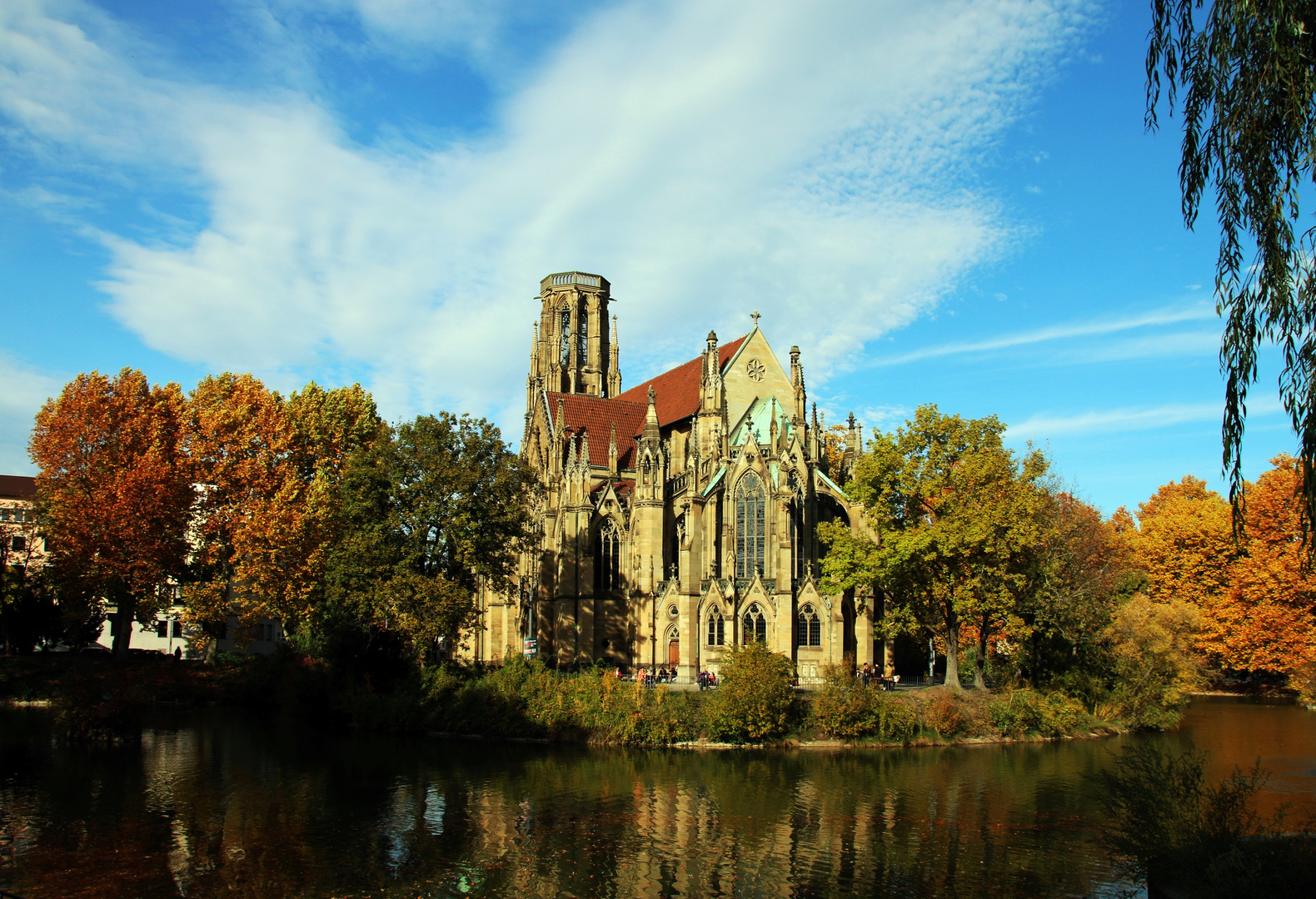 Kirche ohne Spitze