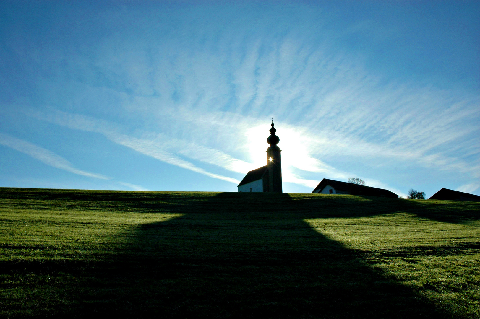 Kirche Sommerholz ueber Irrsee im Salzkammergut