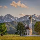 Kirche St. Coloman und die Berge