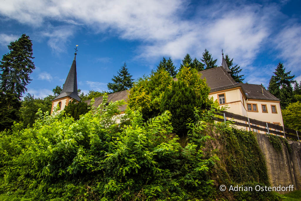 Kirche St. Gangolf bei Mettlach an der Saarschleife