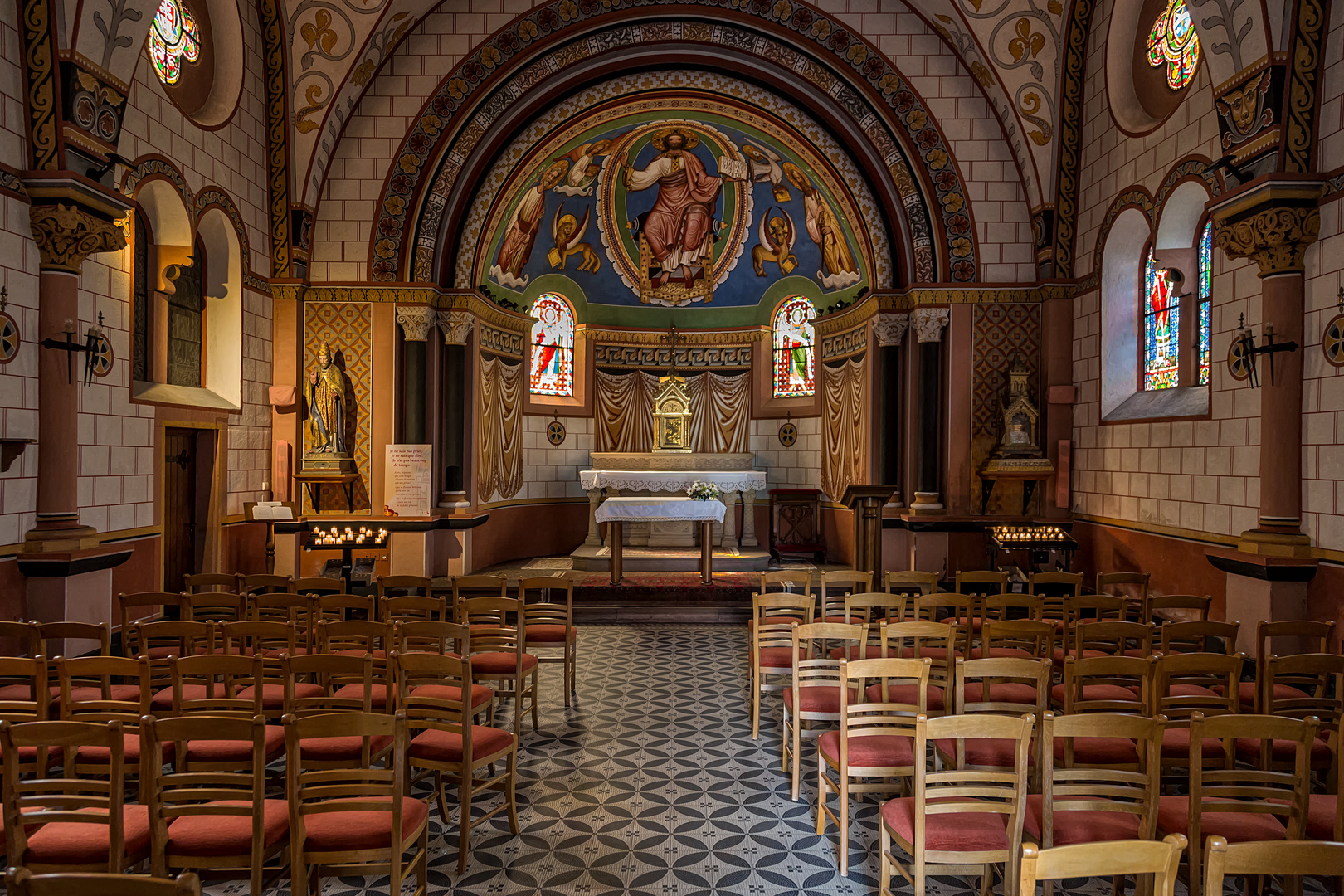 Kirche *St. Leon* (Eguisheim - Elsass)