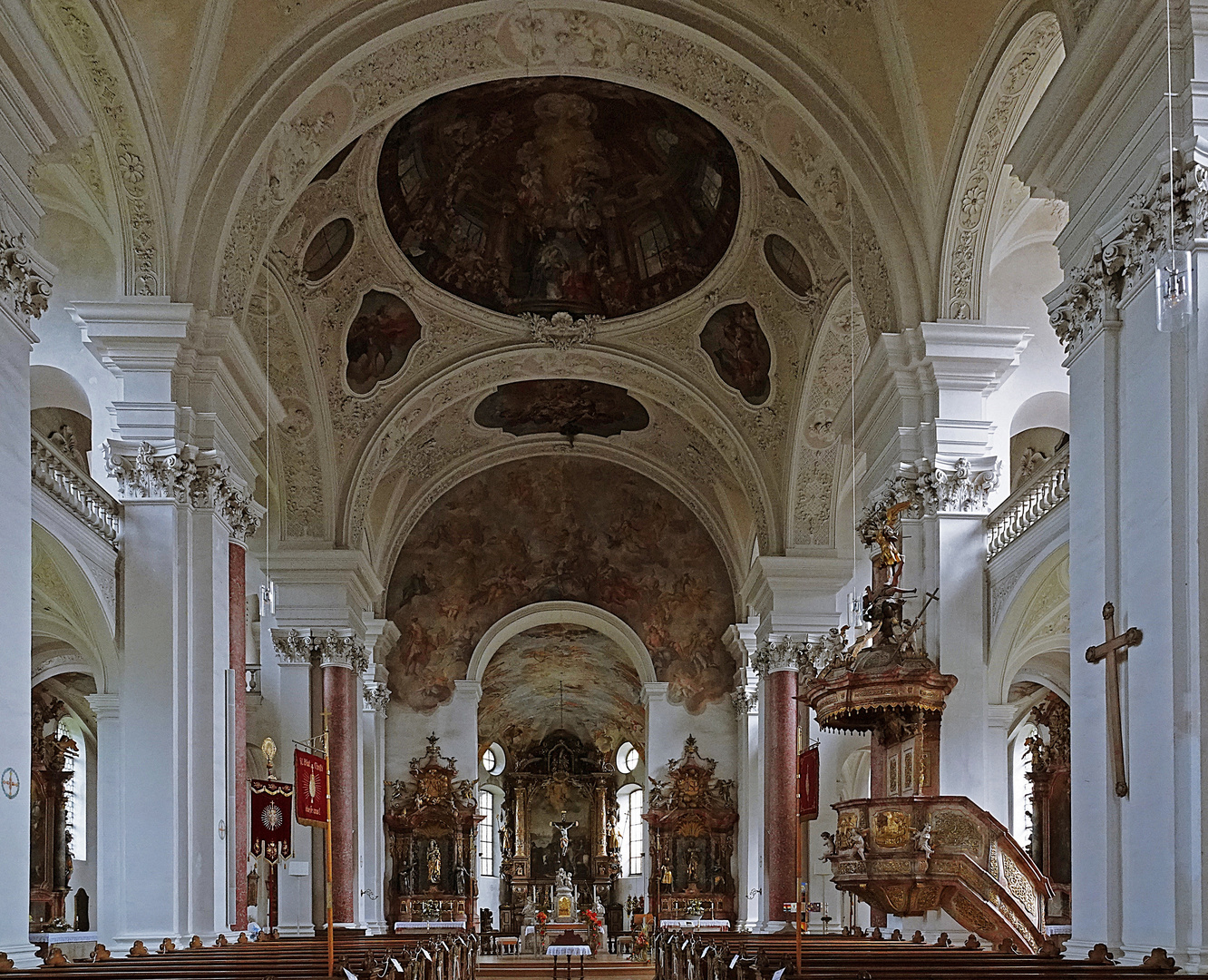 Kirche St. Petrus und Paulus in Weißenau