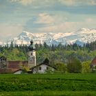 Kirche St. Stephan in Haiming bei Föhnwetter